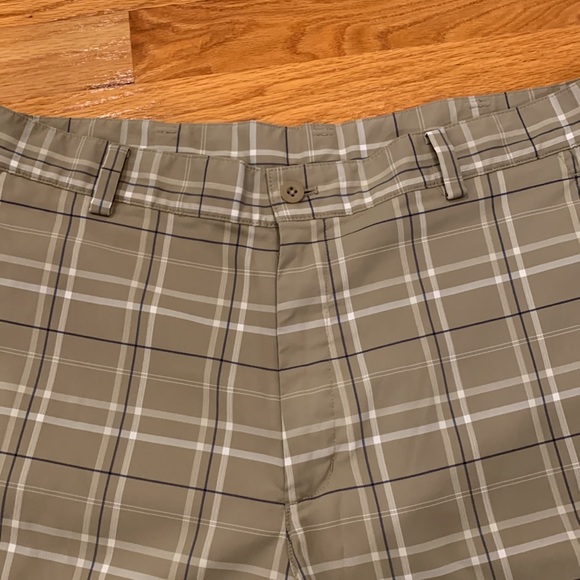 Nike golf shorts - Picture 2 of 5